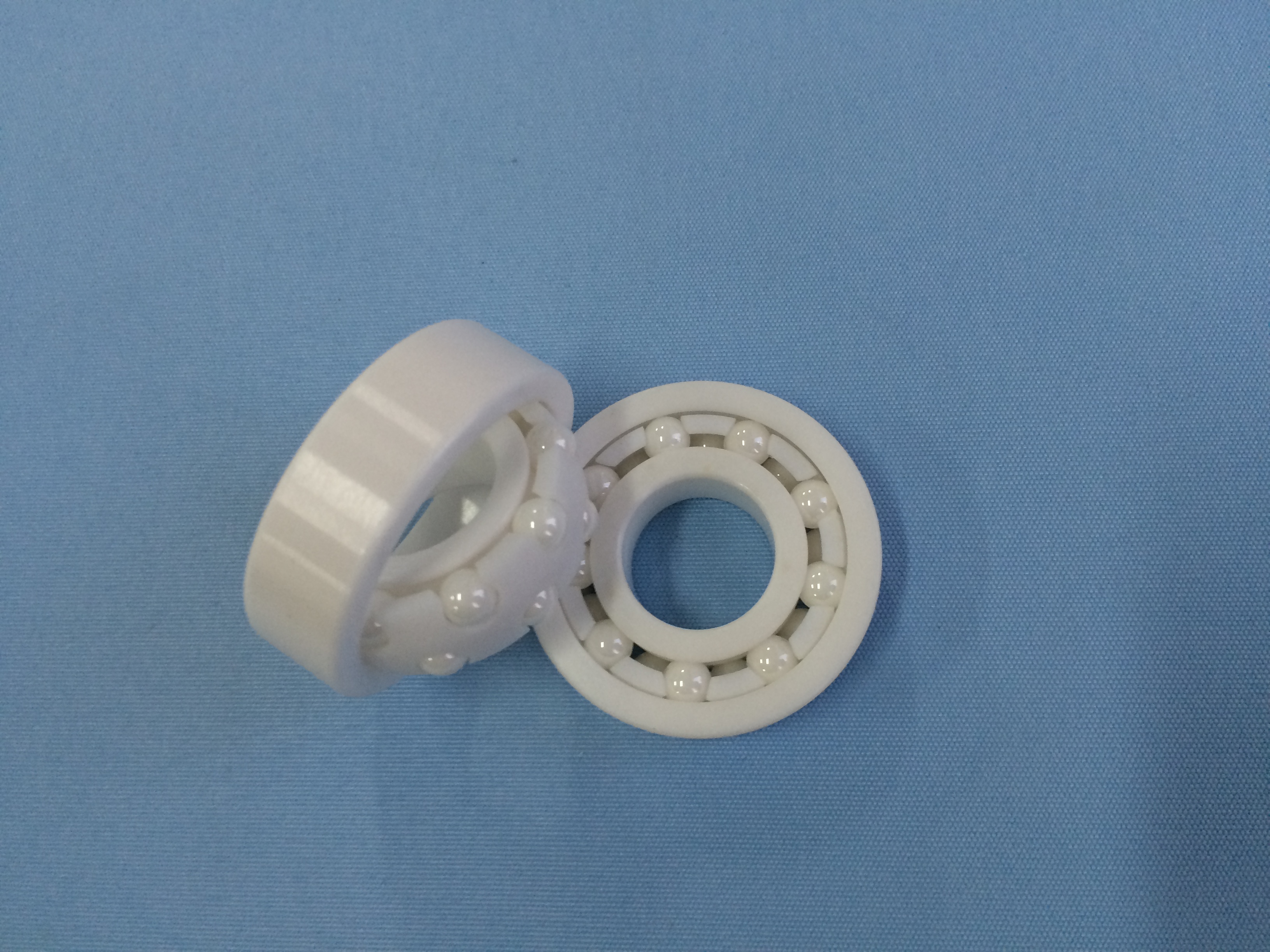 608氧(yang)化锆(gao)全陶(tao)瓷軸(zhou)承