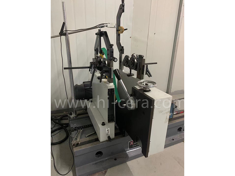 分級輪動(dong)平衡試驗(yan)機